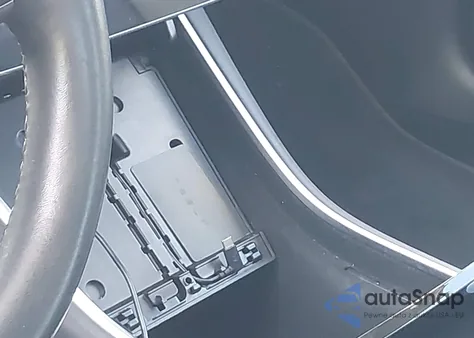 2019 Tesla Model 3 Long Range/Mid Range/Standard Range/Standard Range Plus z USA, uszkodzony, nr VIN 5YJ3E1EA8KF314361